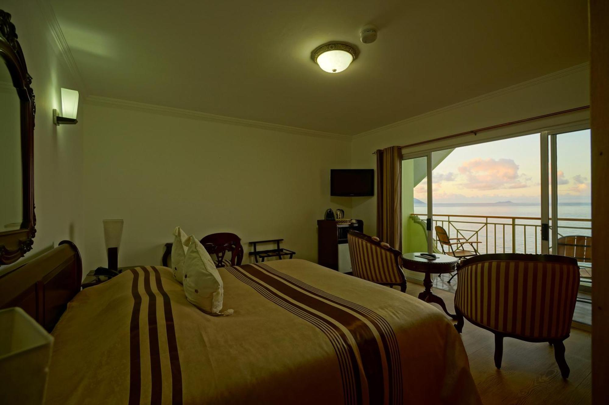 Treasure Cove Hotel & Restaurant Bel Ombre Екстериор снимка