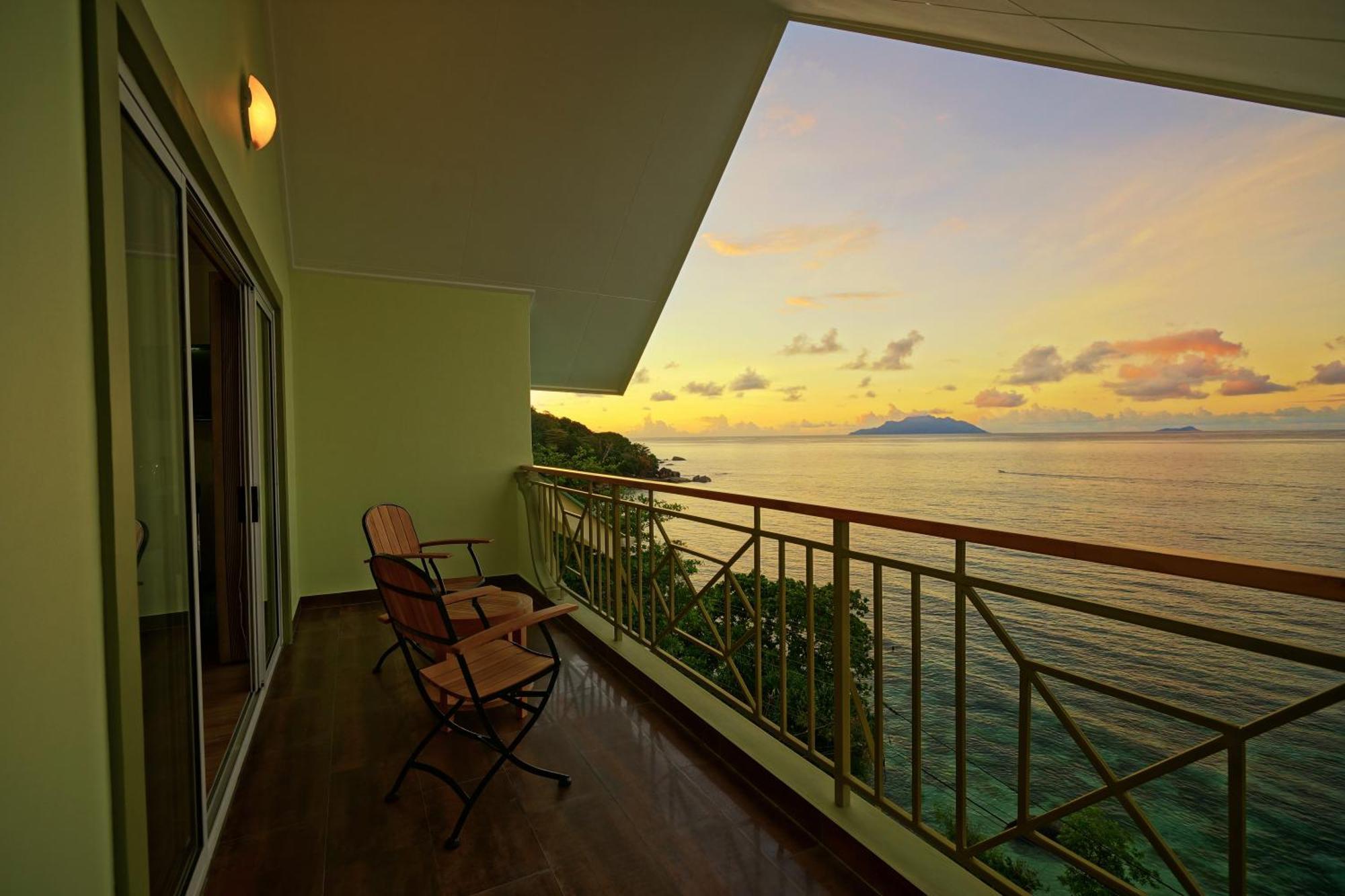 Treasure Cove Hotel & Restaurant Bel Ombre Екстериор снимка